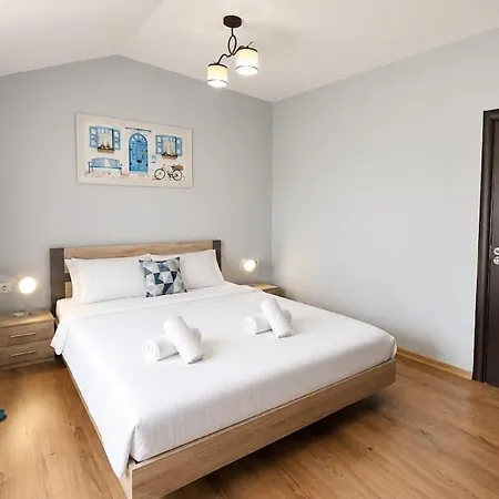 Cozy 1br Near Dentaprime W/ Free Parking Варна