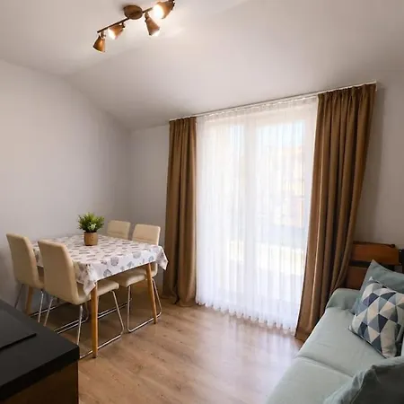 Апартаменти Cozy 1br Near Dentaprime W/ Free Parking Варна